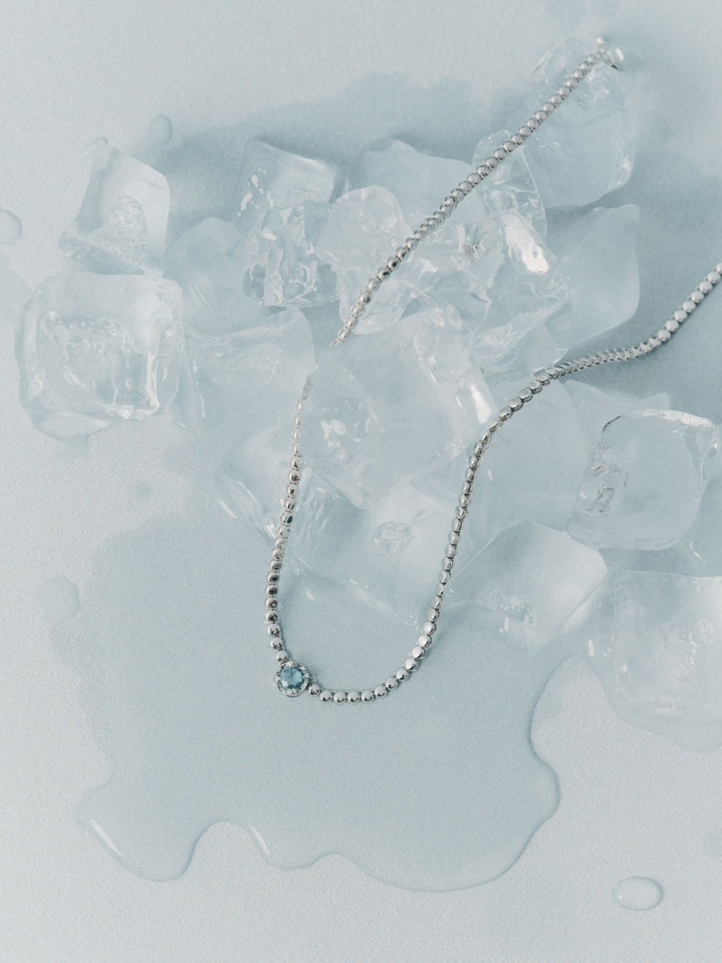 18K Gold Single Round-Cut Aquamarine Handcrafted Necklace (Dispatched within 30 days of purchase)